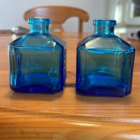 RARE! Wheaton NJ Daniel Webster Recorder Blue Glass Inkwell Bottles (pair of 2) - Picture 2 of 8